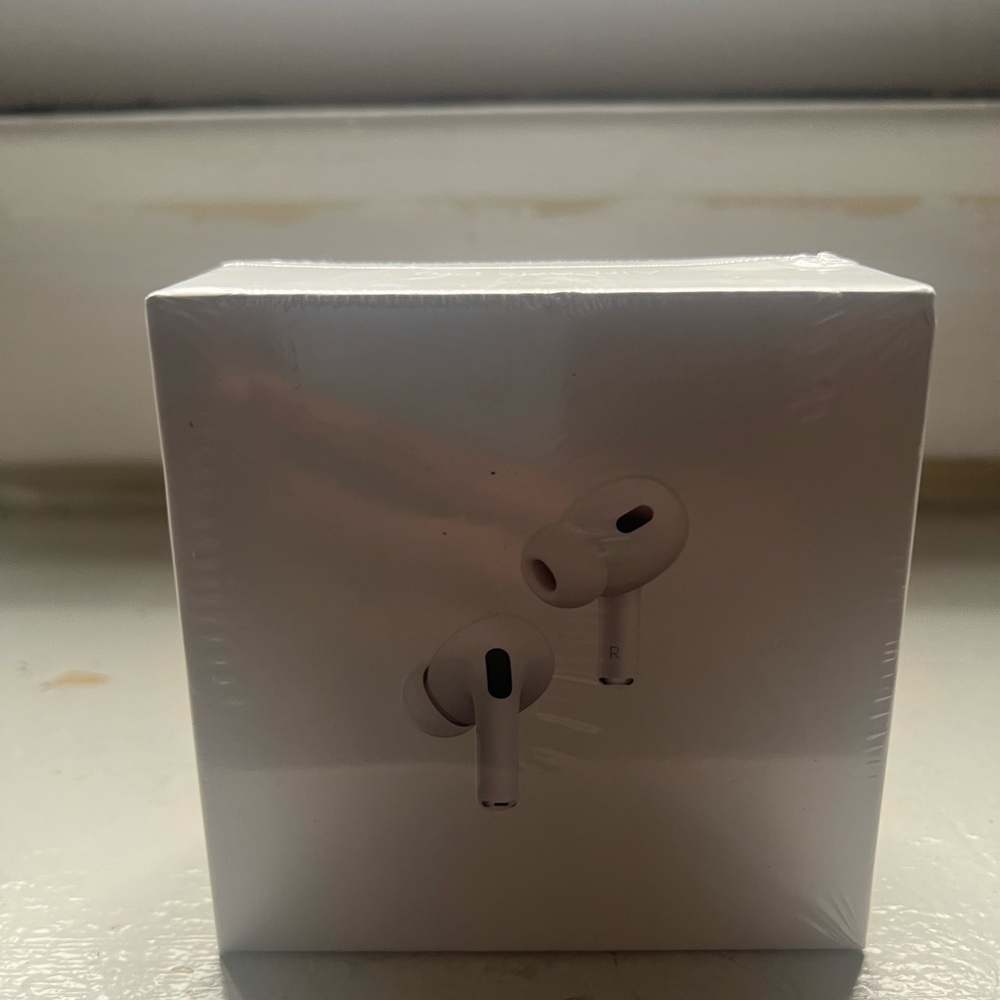 Apple AirPods Pro in White